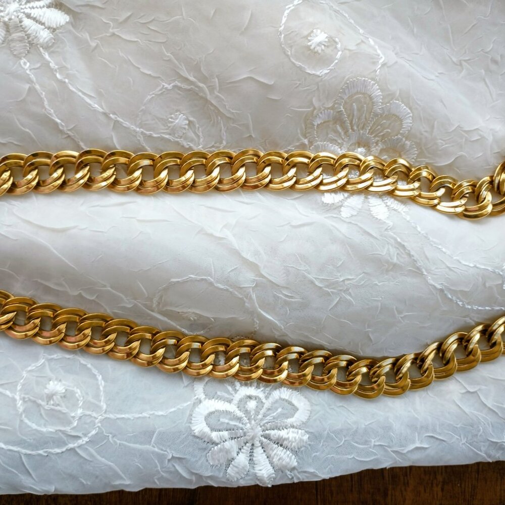 Vintage Signed MONET Gold Tone Double Curved Link Chunky Necklace-32" Very Long - Picture 6 of 7